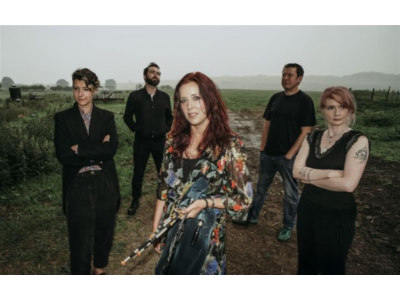 Kathryn Tickell & The Darkening