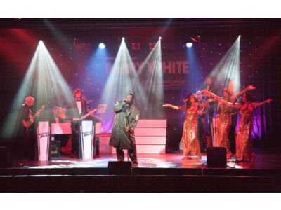 The Legend of Barry White - Let the Music Play