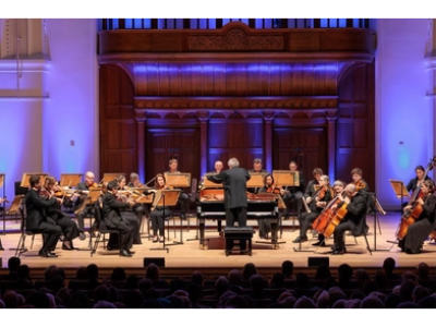 English Chamber Orchestra and Raphael Wallfisch