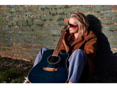 Seagull Sunday Sessions -Tina Blaber